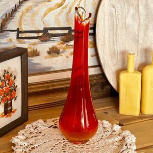 L.E. Smith Glass Smoothie Bud Vase - Amberina Pedestal Vase - Mid-Century Modern